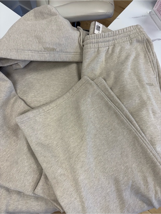 Aritzia Tops - NWT aritzia sweatfleece set